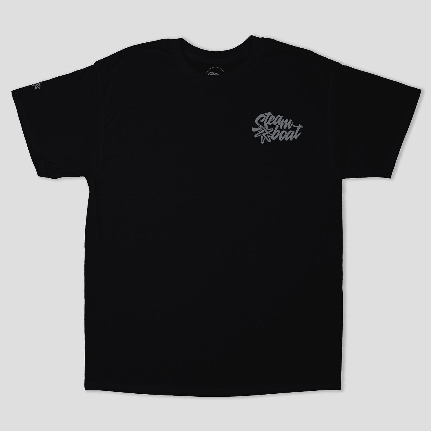 Camiseta Cuervos Nocturnos negra de algodón suave con diseño gráfico oscuro y estilo gótico alternativo.