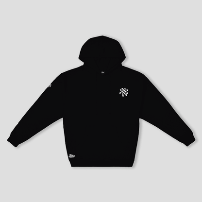 Sudadera negra con diseño artístico de peces koi, estilo oriental, que transmite elegancia, fluidez y creatividad.